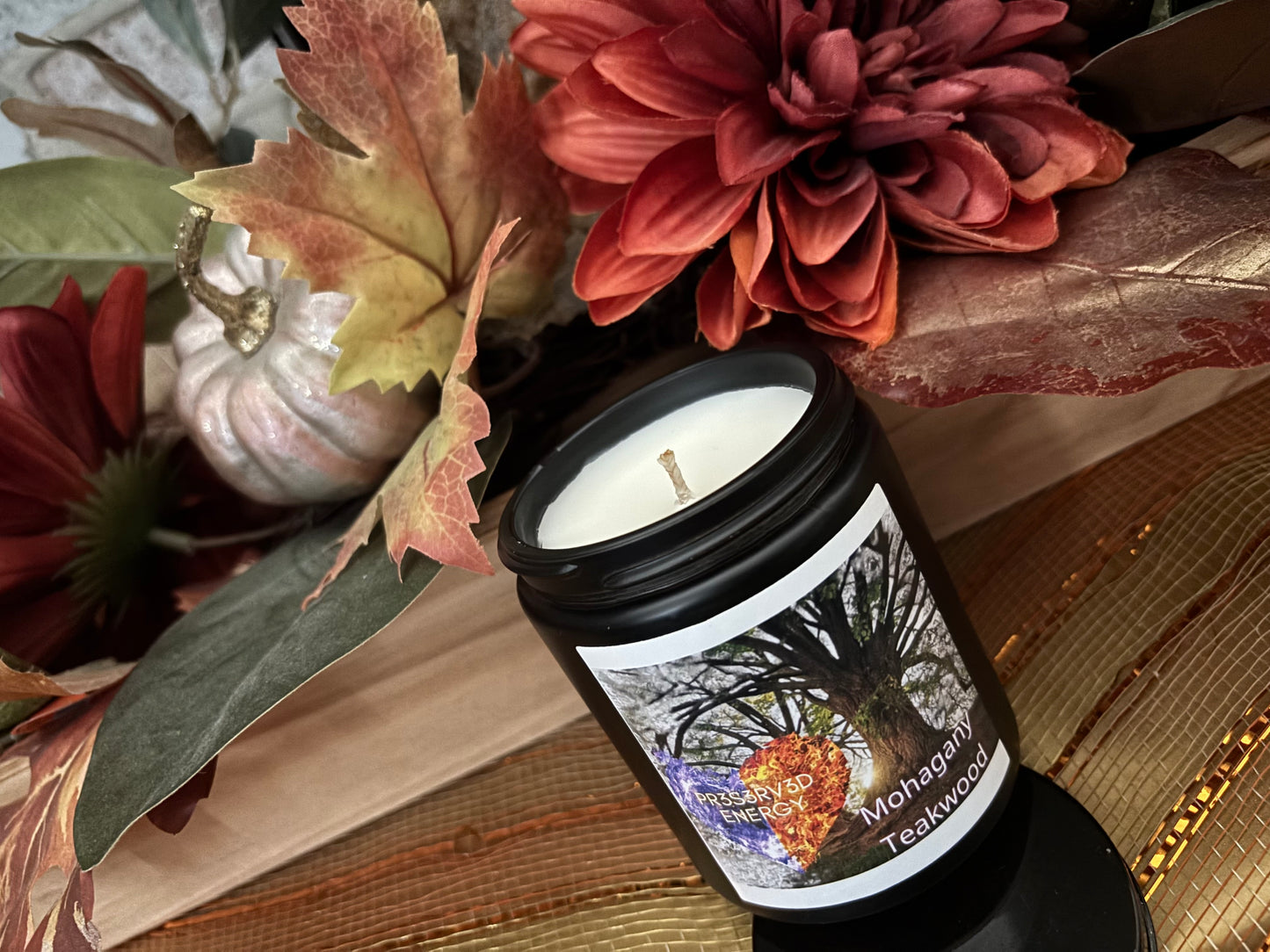 MAHOGANY TEAKWOOD SCENTED CANDLE